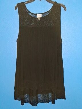Cupio Black Lace Yoke Sleeveless Tunic